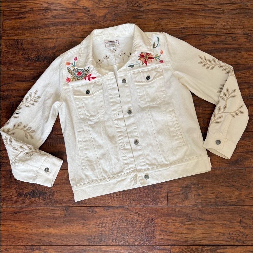 Johnny Was White Denim Embroidered Floral Boho Jean Jacket | Size Small